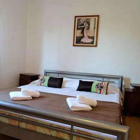 Lägenhet In 41681 *